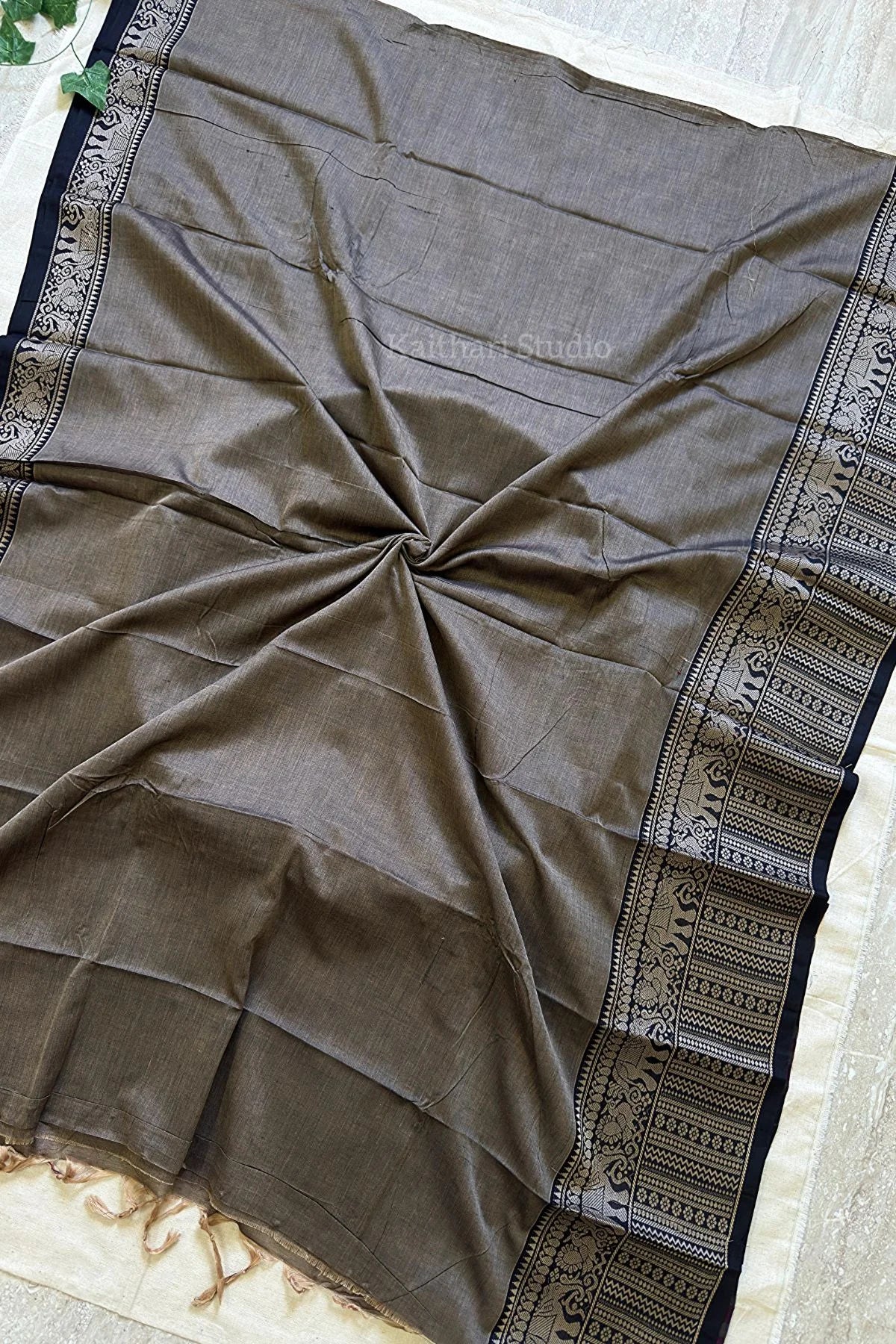 Narayanpet Big border – Elephant Grey - KS077