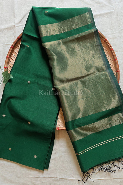 Nayanthra Inspired Borderless Maheshwari Silk Cotton Saree – Dark Green KS126