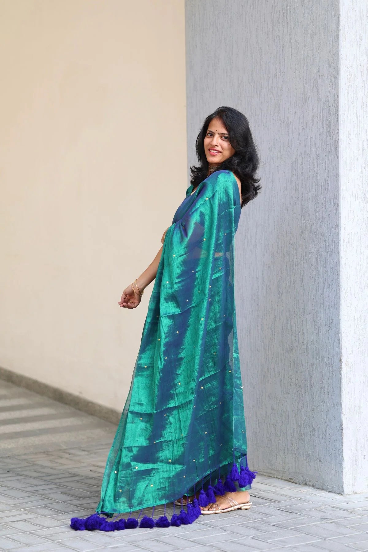Premium Quality Tissue Saree - Peacock Green - KS074