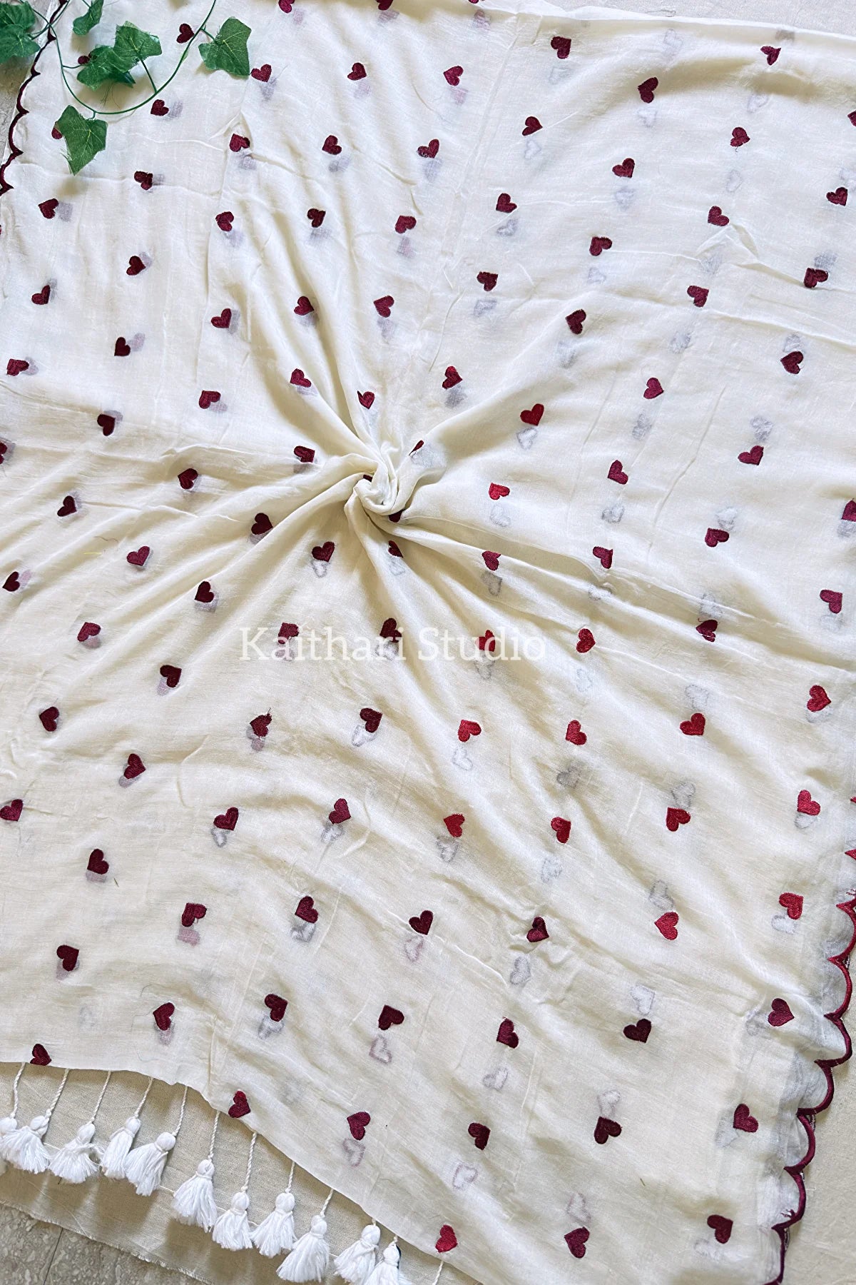 Heart Embroidery Scalloped Mul Cotton Sarees – Cream with Maroon - KS112