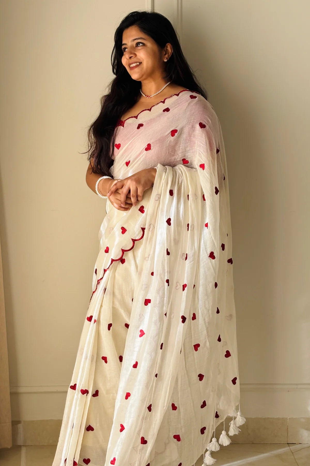 Heart Embroidery Scalloped Mul Cotton Sarees – Cream with Maroon - KS112