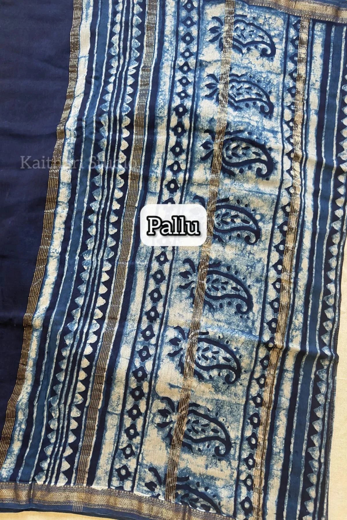 Nayanthra mam - Blue dots Maheswari silk Saree - KS096