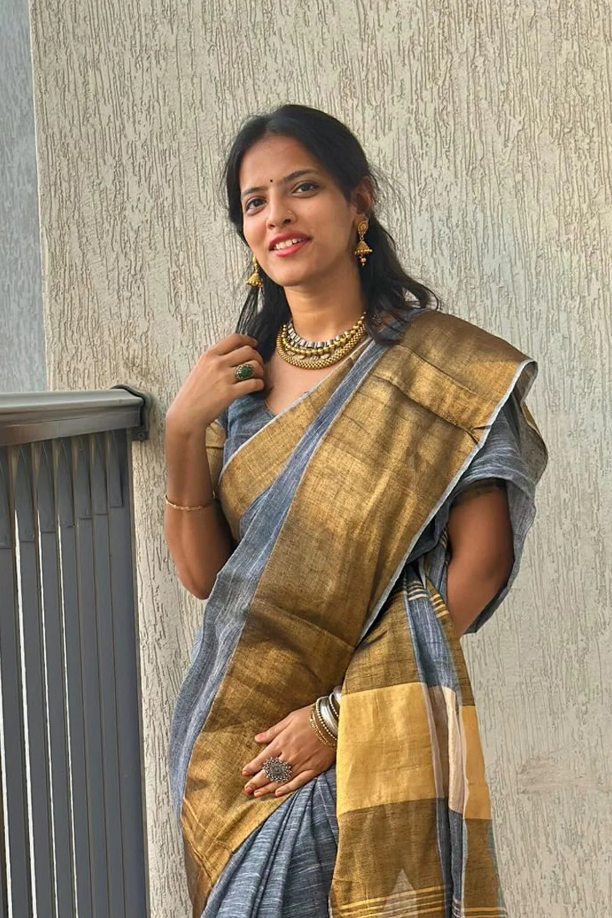 Nadhiya and Jyothika Inspited Linen Saree - KS010