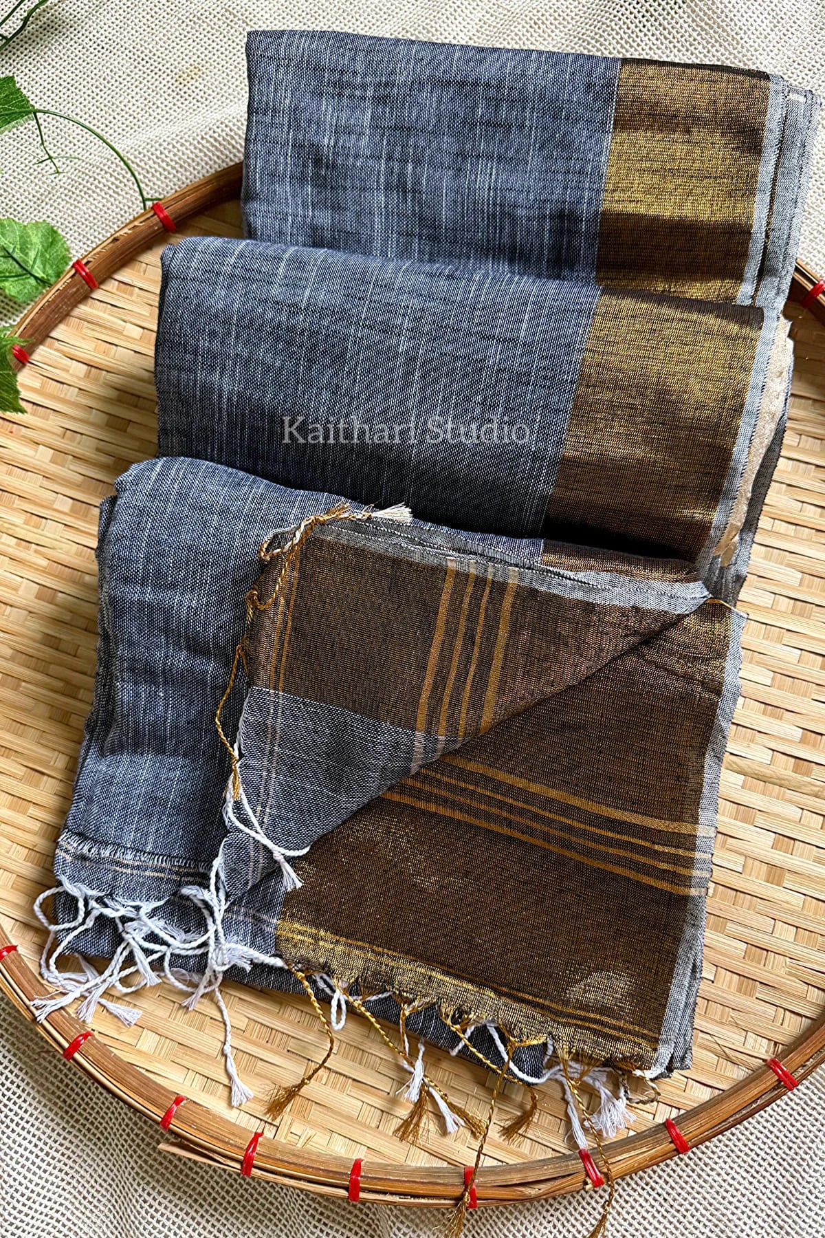 Nadhiya and Jyothika Inspited Linen Saree - KS010