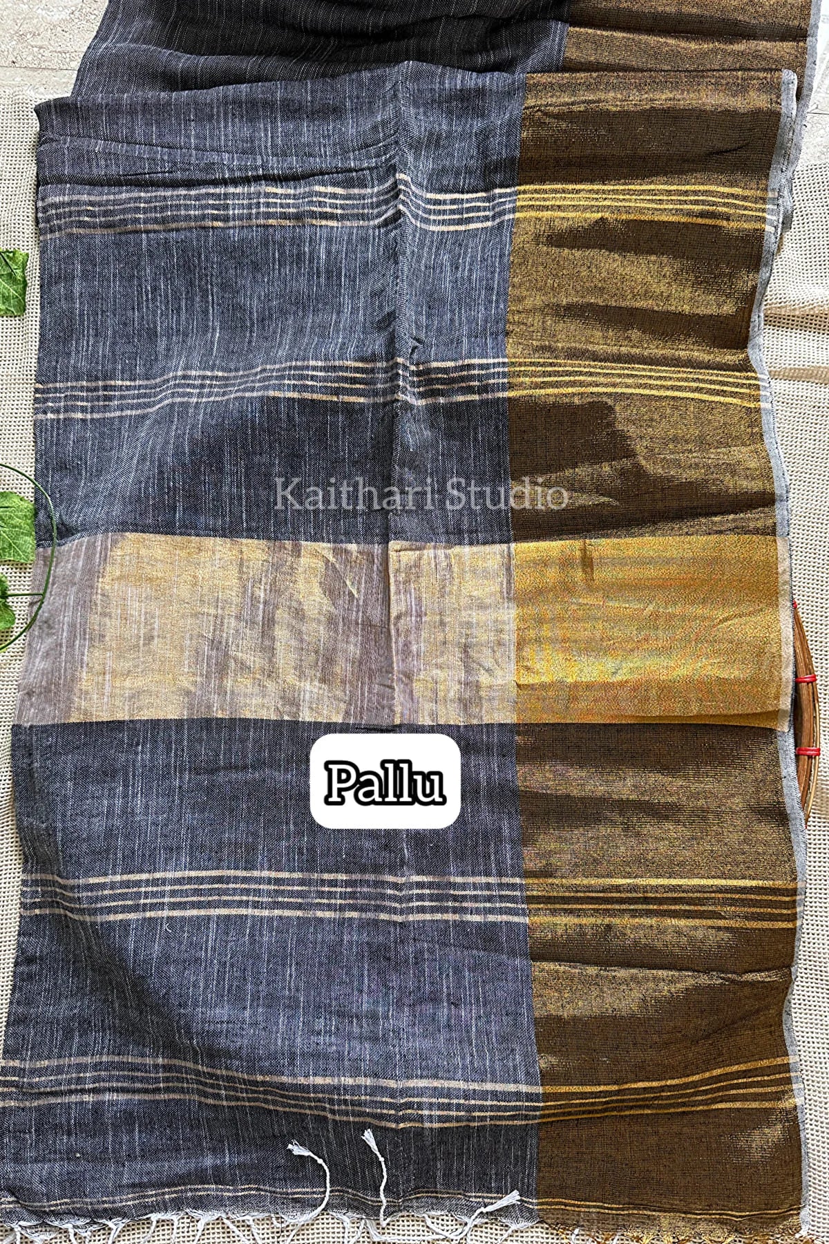 Nadhiya and Jyothika Inspited Linen Saree - KS010